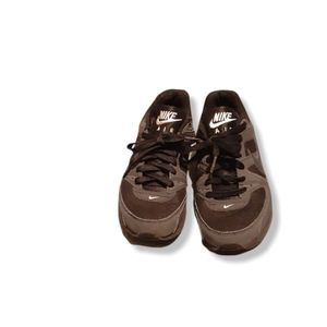 Nike Air Max men's shoes, size 7, Black,